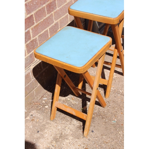 90 - 3 X RETRO FOLDING STOOLS 
52 X 32CM