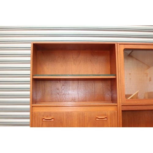 94 - FRESCO GPLAN WALL UNIT 
85 X 46 X 146CM