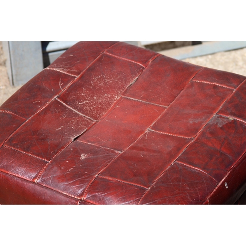 95 - 2 X RETRO BRAUNTON LEATHER POUFFES
37 X 38 X 40CM