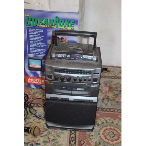 783 - CD KARAOKE MACHINE WITH MIC AND STAND