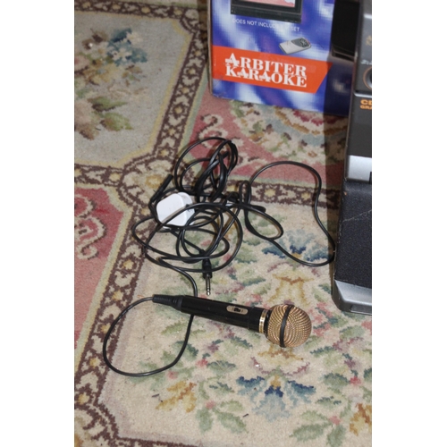 783 - CD KARAOKE MACHINE WITH MIC AND STAND