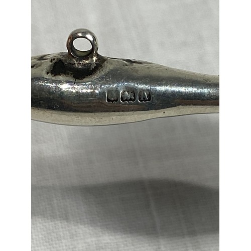 1102 - SILVER DUMBBELL FORM CHILDS RATTLE - BIRMINGHAM 1925 - 10G