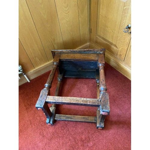 114 - ANTIQUE OAK COUNTRY STOOL - A/F
46 X 29 X 55CM