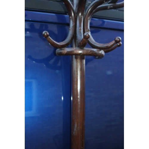 109 - VINTAGE HALF HAT STAND 
196CM