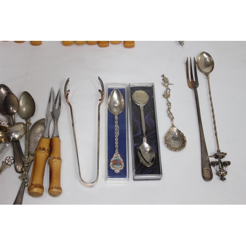 418 - QUANTITY OF PLATED WARE AND CUTLERY