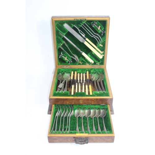 420 - VINTAGE WOODEN BOXED CUTLERY SET