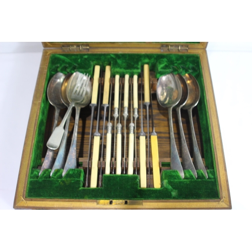 420 - VINTAGE WOODEN BOXED CUTLERY SET