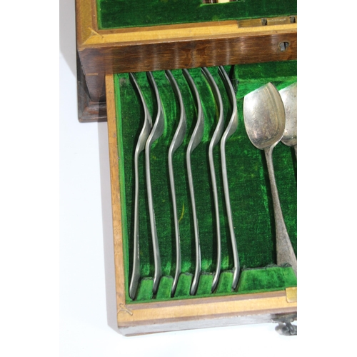 420 - VINTAGE WOODEN BOXED CUTLERY SET