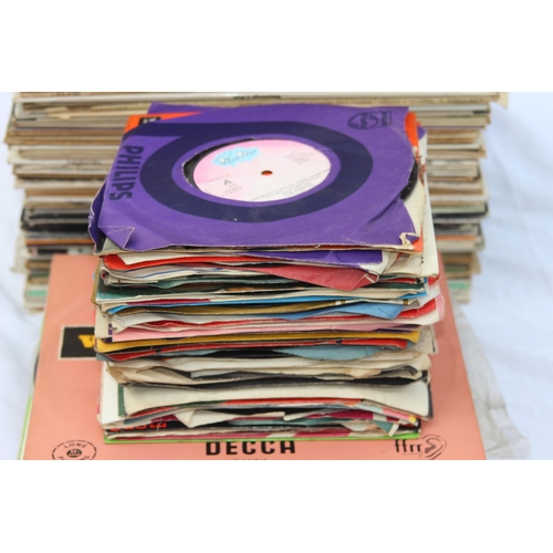 495 - LARGE QUANTITY OF RECORDS AND 45's