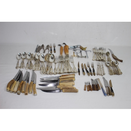 499 - LARGE QUANTITY OF VINTAGE CUTLERY ETC