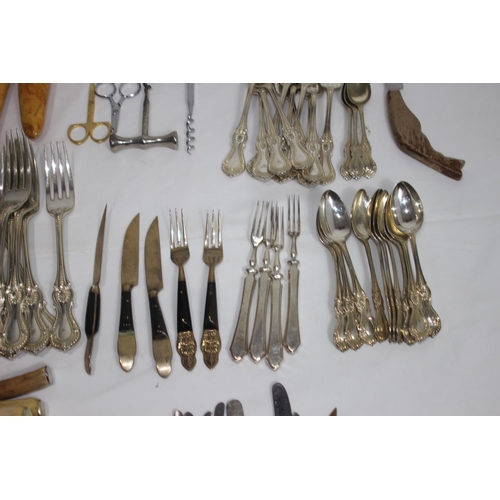 499 - LARGE QUANTITY OF VINTAGE CUTLERY ETC