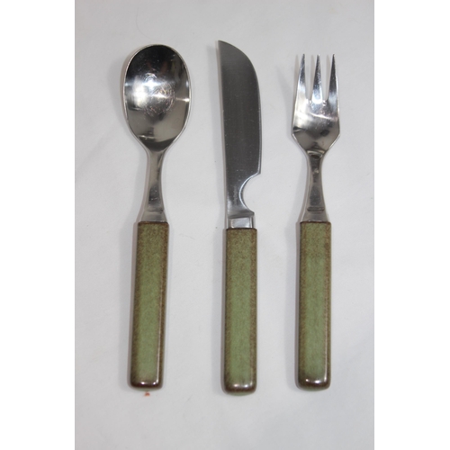 500 - QUANTITY OF DENBY CUTLERY