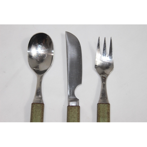 500 - QUANTITY OF DENBY CUTLERY