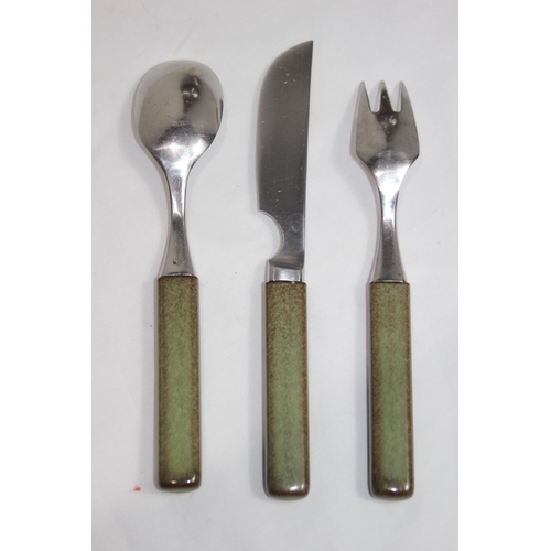 500 - QUANTITY OF DENBY CUTLERY