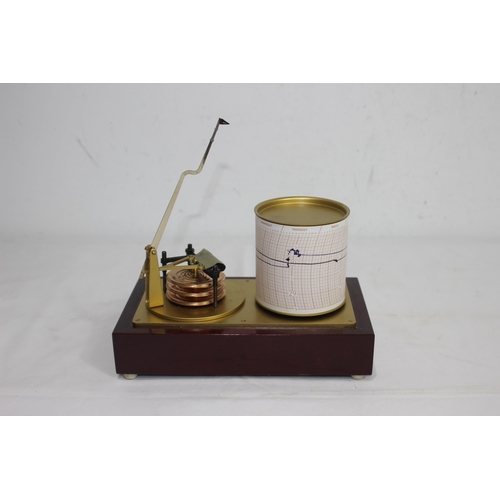 504 - VINTAGE GERMAN BAROGRAPH