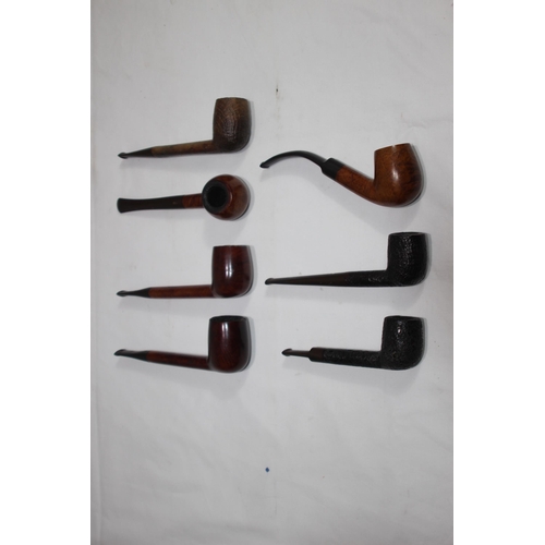 514 - VINTAGE PIPE RACK AND PIPES 
48 X 40CM