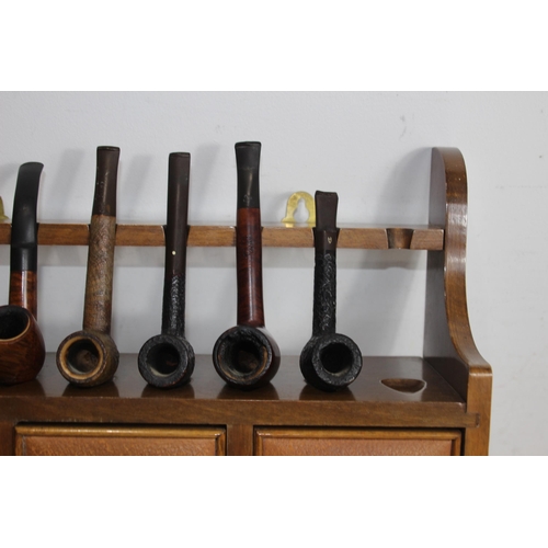 514 - VINTAGE PIPE RACK AND PIPES 
48 X 40CM