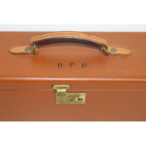 518 - VINTAGE LEATHER GUN CASE
79 X 15 X 19CM