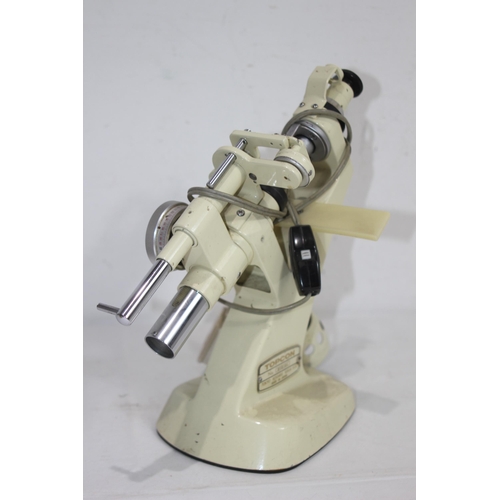 545 - VINTAGE JAPANESE TOPCON MICROSCOPE