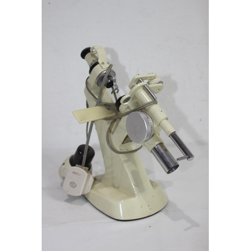 545 - VINTAGE JAPANESE TOPCON MICROSCOPE