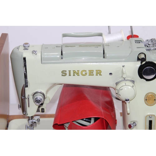 551 - VINTAGE SINGER SEWING MACHINE