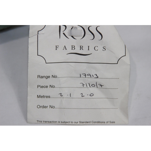 559 - ROLL OF FABRIC