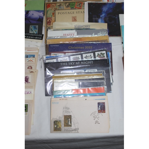 572 - QUANTITY OF STAMPS AND FIRST DAY COVERS ETC