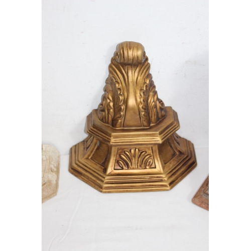 580 - QUANTITY OF WOODEN SCONCES
28CM