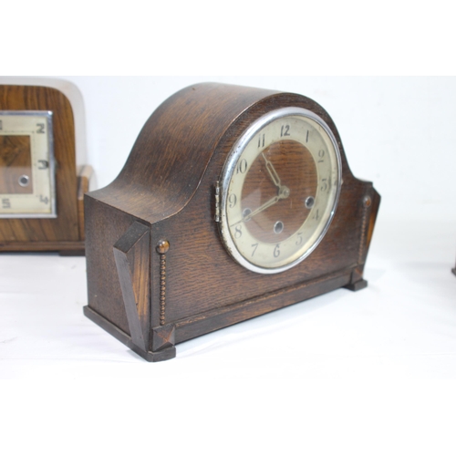 581 - QUANTITY OF VINTAGE MANTLE CLOCKS