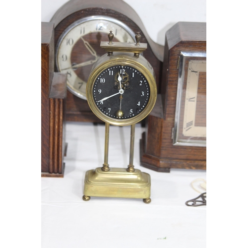 581 - QUANTITY OF VINTAGE MANTLE CLOCKS