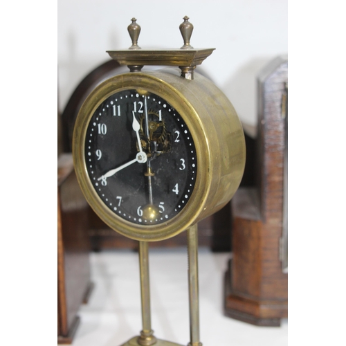 581 - QUANTITY OF VINTAGE MANTLE CLOCKS