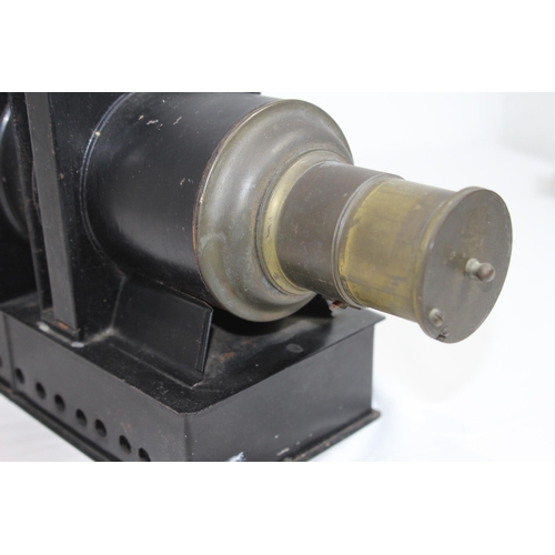 586 - VINTAGE MAGIC LANTERN PROJECTOR