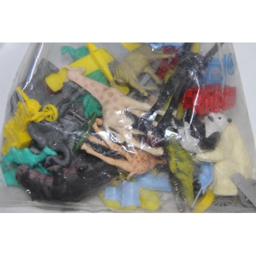 695 - QUANTITY OF CHILDREN'S PLASTIC FIGURES ETC