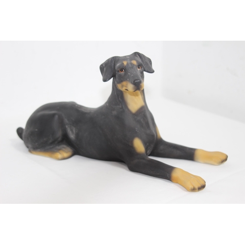 825 - 4 X DOBERMAN FIGURES 
26CM