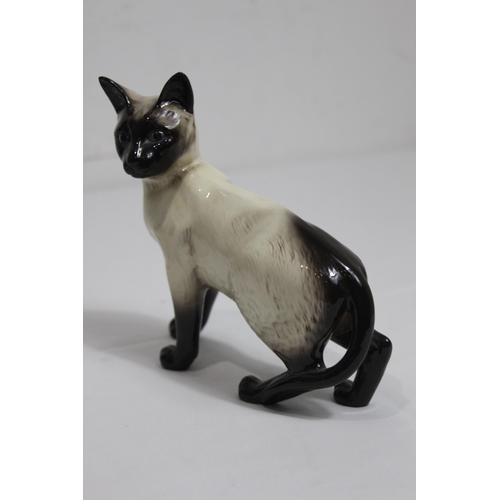 826 - 2 X BESWICK CATS 
17CM