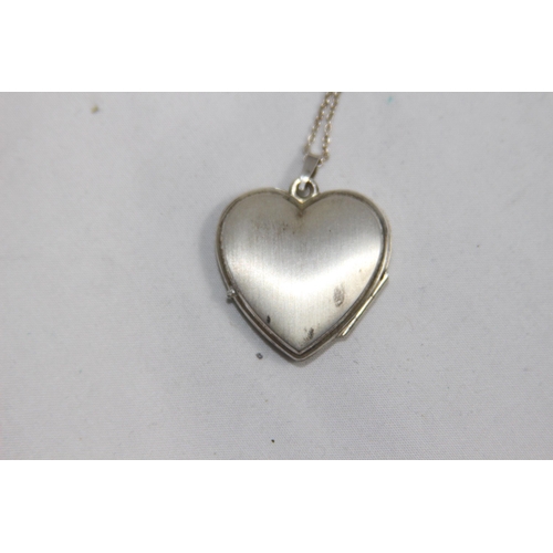 1045 - HEART SHAPED SILVER LOCKET ON SILVER CHAIN