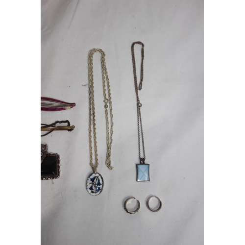 1133 - QUANTITY OF SILVER JEWELLERY