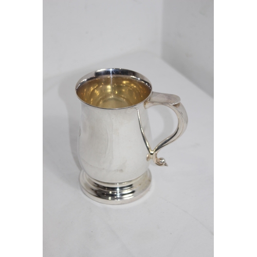 1141 - SILVER TANKARD - LONDON 1966 - A.CHICK AND SONS - 362G
13CM