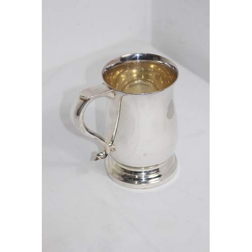 1141 - SILVER TANKARD - LONDON 1966 - A.CHICK AND SONS - 362G
13CM