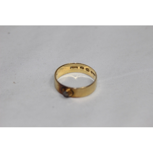 1246 - 9CT GOLD GENTS RING - 4.10G - SIZE S