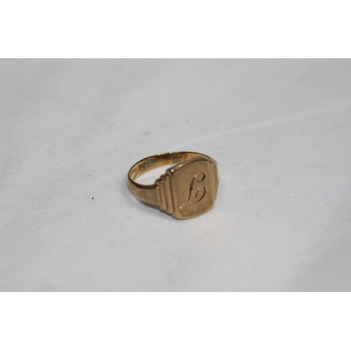 1247 - 9CT GOLD GENTS RING - 3.9G - SIZE M 1/2