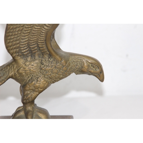 891 - PAIR OF BRASS EAGLES 
25CM