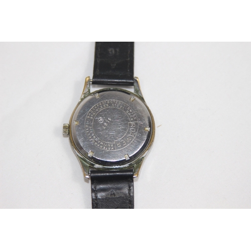 895 - VINTAGE ROAMER GENTS WATCH