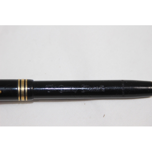 900 - THE CONWAY STEWART 14CT GOLD NIB FOUNTAIN PEN