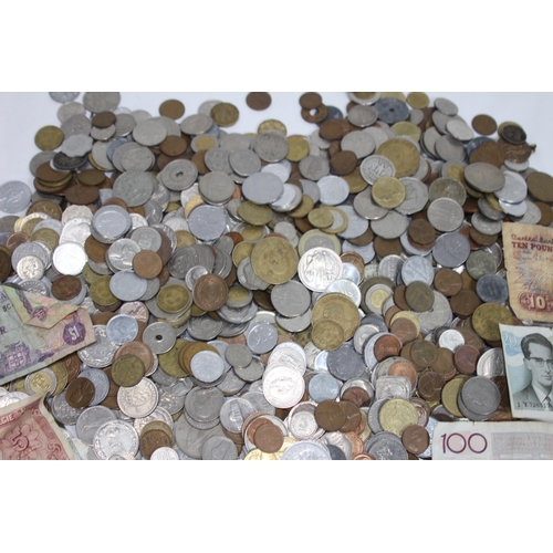 967 - LARGE QUANTITY OF VARIOUS COINS