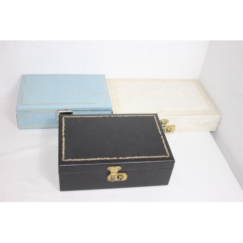 658 - 3 X JEWELLERY BOXES OF COSTUME JEWELLERY