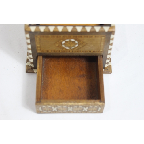 661 - INLAID CIGAR BOX - HANDLE MISSING 
13 X 11CM