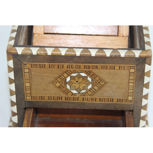 661 - INLAID CIGAR BOX - HANDLE MISSING 
13 X 11CM