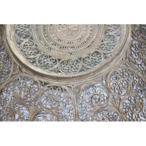 662 - 2 X ORNATE METAL TRAYS
30CM