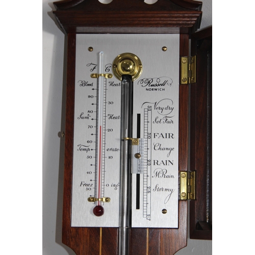 667 - VINTAGE RUSSELL NORWICH BAROMETER
97CM